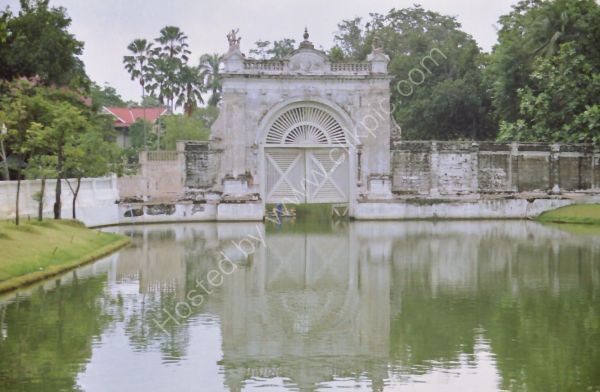Gateway, Summer Palace, Bang Pa In